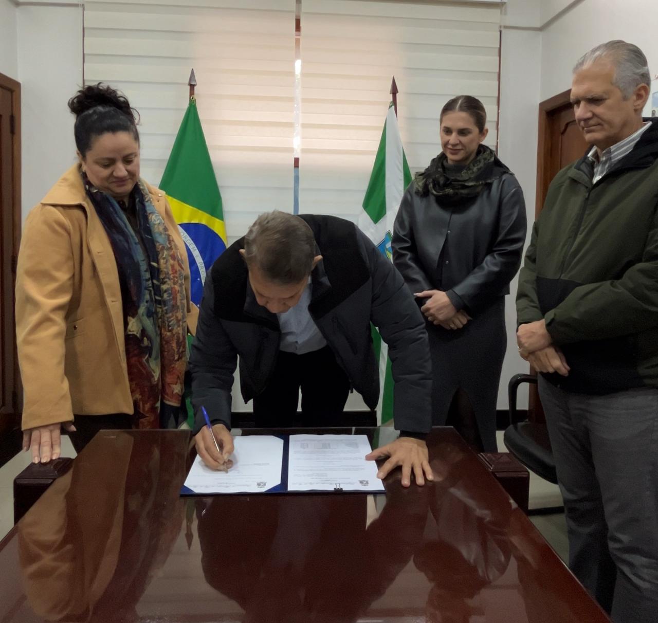 Servidores da educação de Foz poderão receber bonificação de até R$ 8 mil pelo desempenho no IDEB 2025