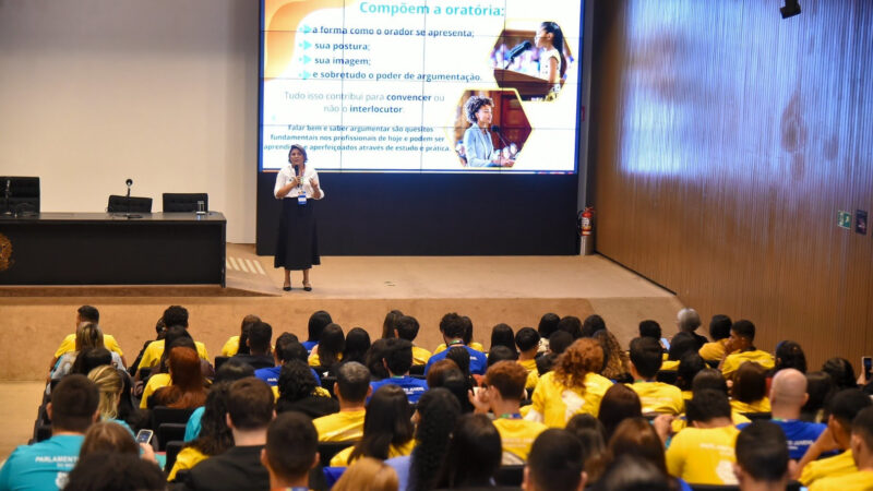 UNILA recebe estudantes para o Parlamento Juvenil do Mercosul