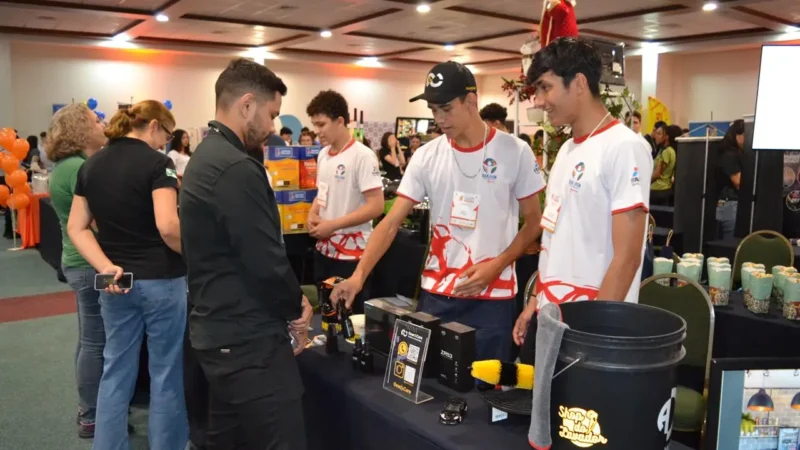 Feira Jovem de Negócios Iguassu acontece nesta terça (14)