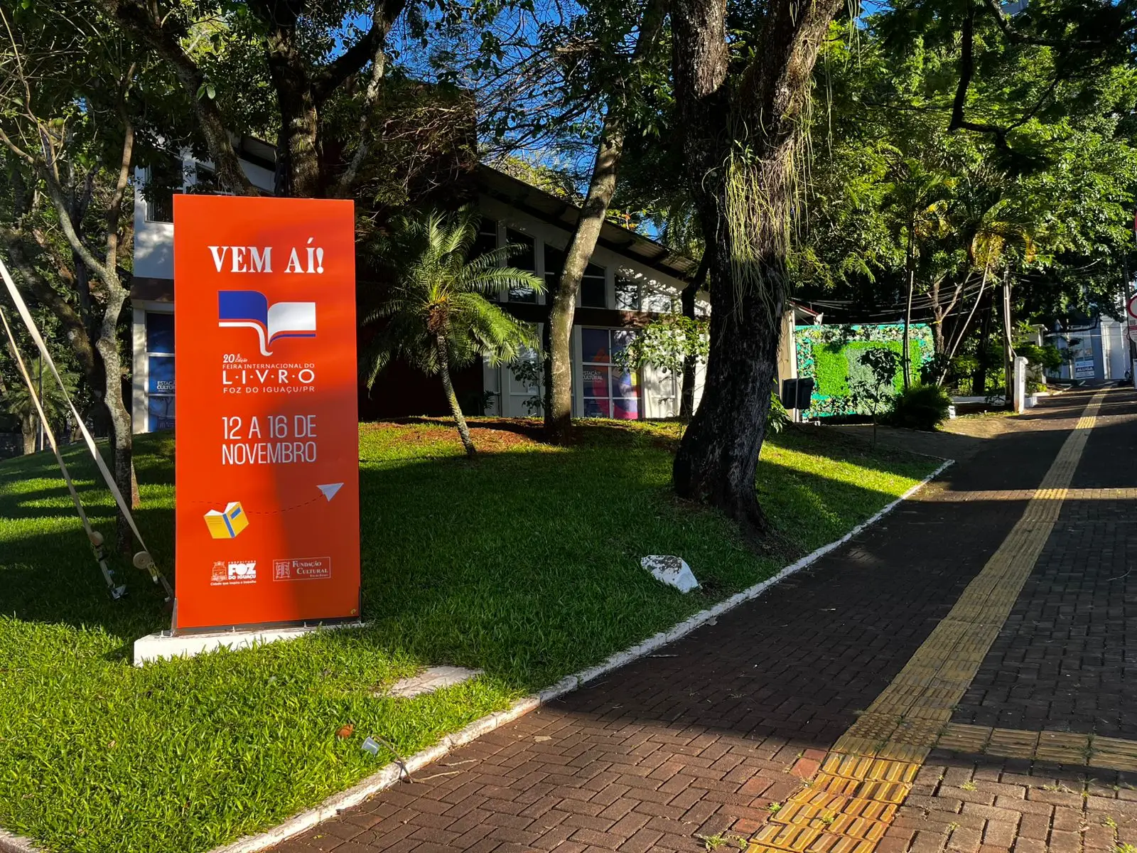 20ª Feira Internacional do Livro de Foz do Iguaçu começa nesta quarta-feira (12)