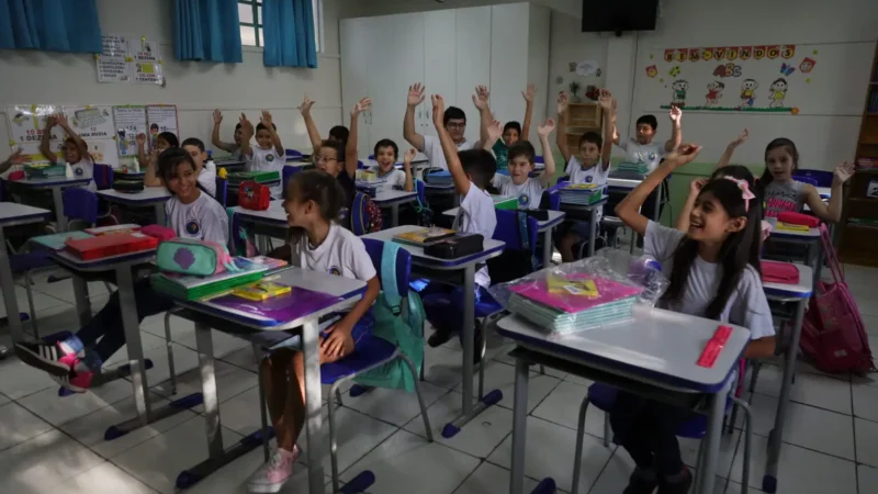 Modelo atualizado de matriz curricular garante manutenção das horas-aula de Português e Matemática