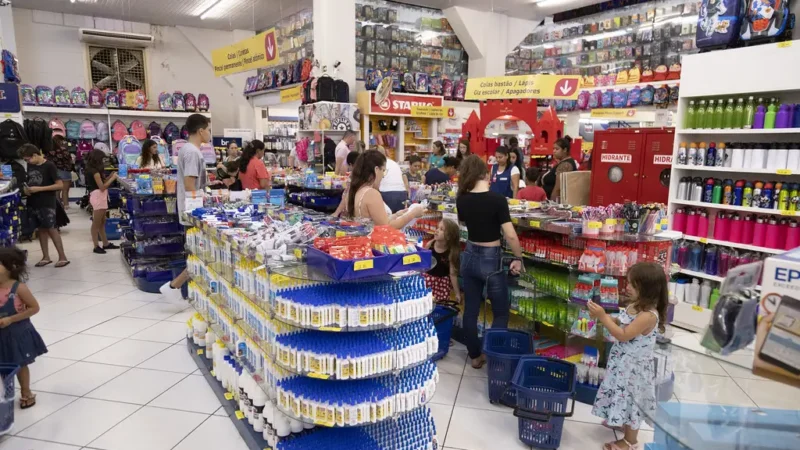 Prefeitura divulga empresas credenciadas e regras do Cartão Material Escolar 2026