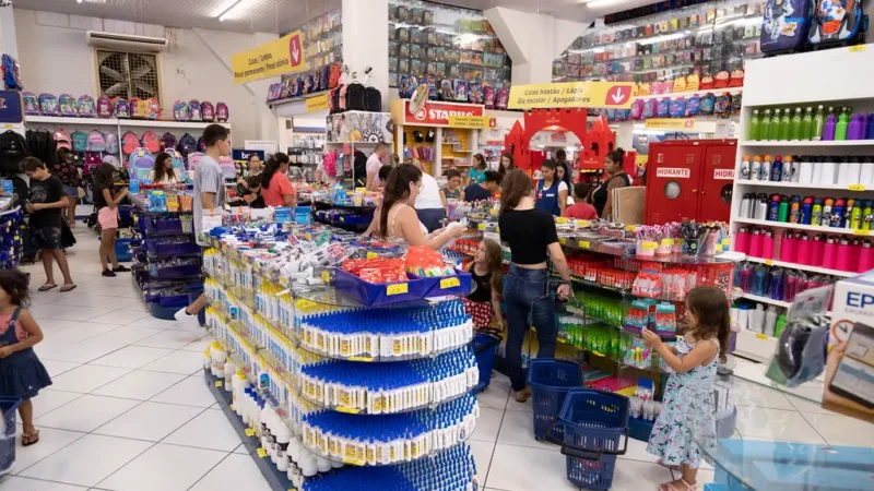 Cartão Material Escolar movimenta economia local e comerciantes comemoram