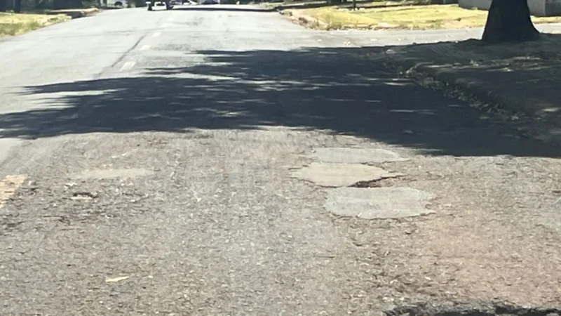 Nova “Secretaria do asfalto” ainda não apresenta resultados práticos em Foz