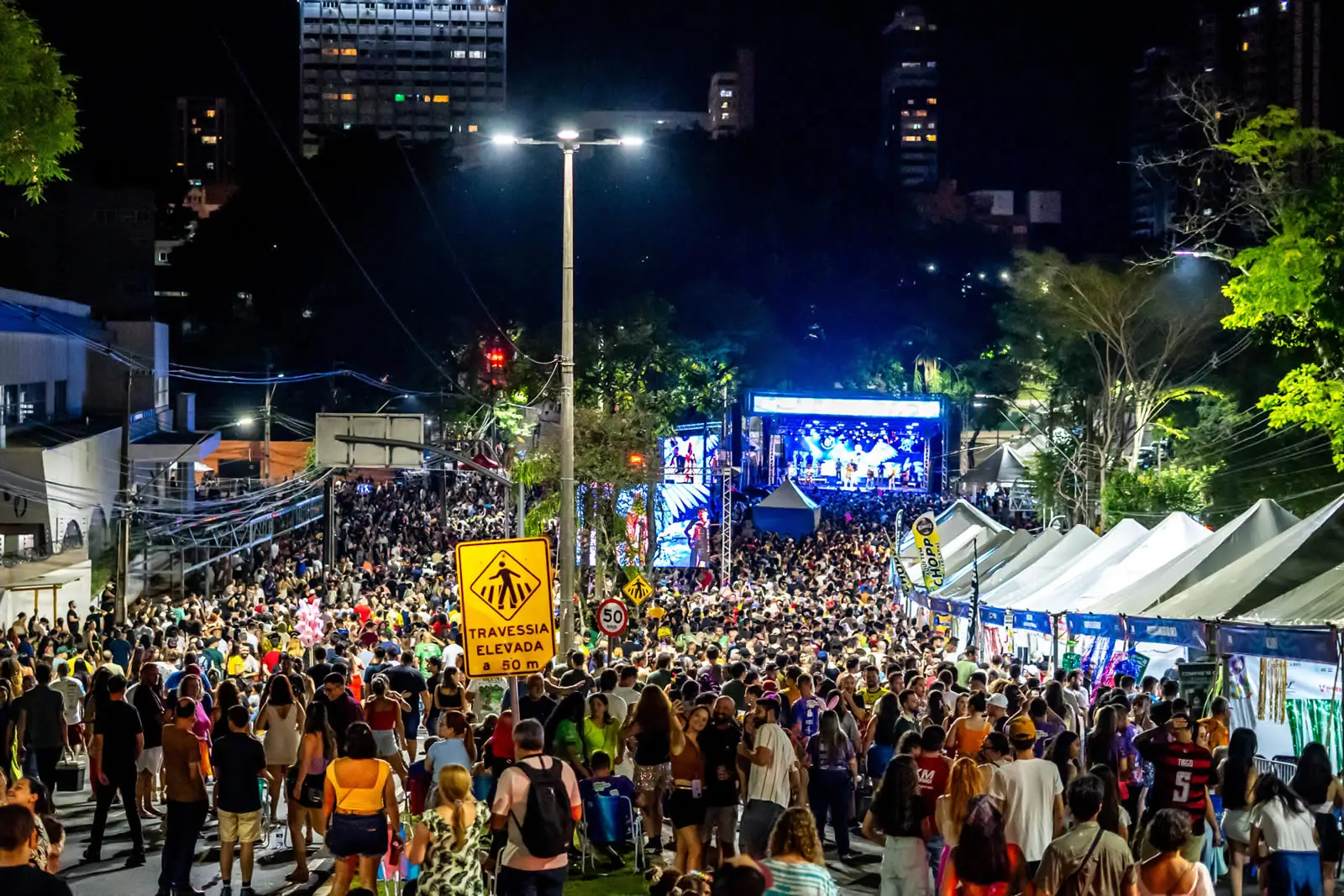 Com público recorde, FozFolia entra para a história do melhor Carnaval de Foz