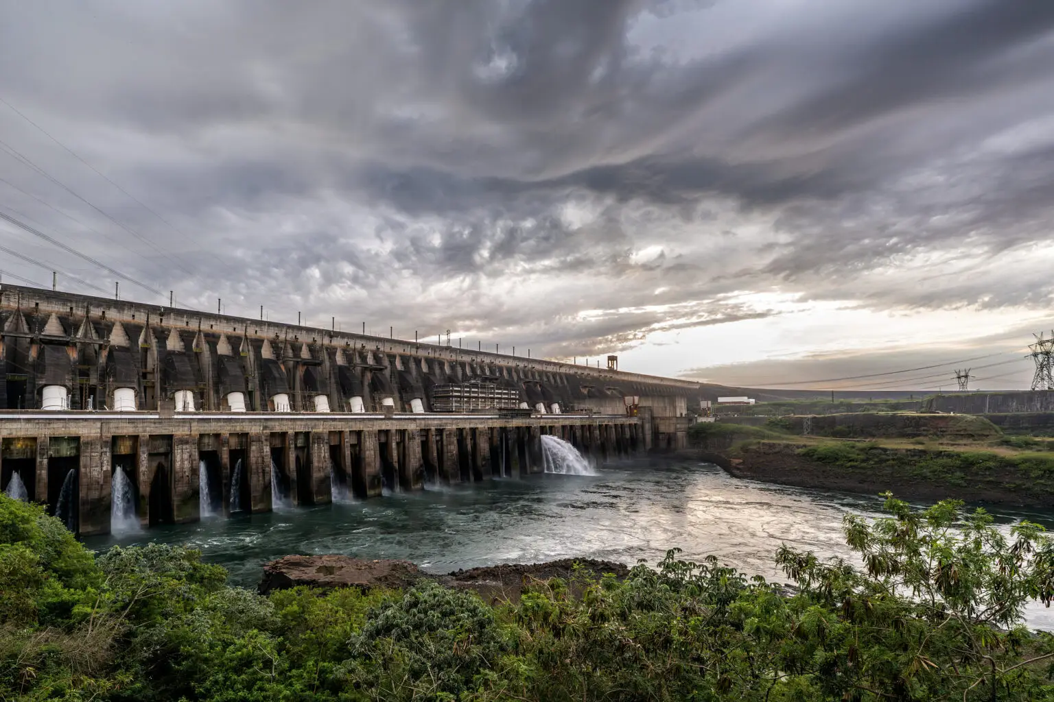 Itaipu e CCEE abrem edital para aquisição de I-RECs lastreados na geração 2025