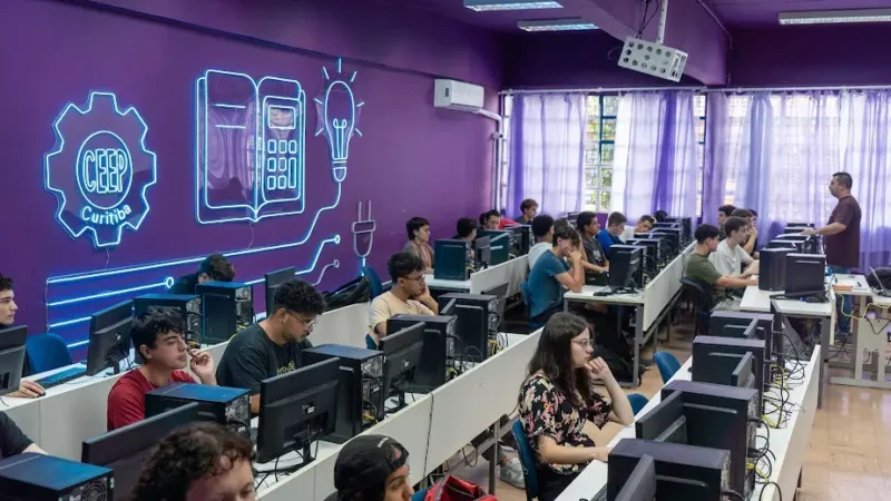 Escolas estaduais iniciam cadastro de estudantes na Carteira de Trabalho Digital