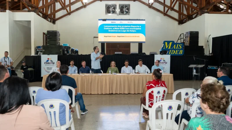 Itaipu renova projeto que beneficia 38 mil estudantes dos municípios lindeiros