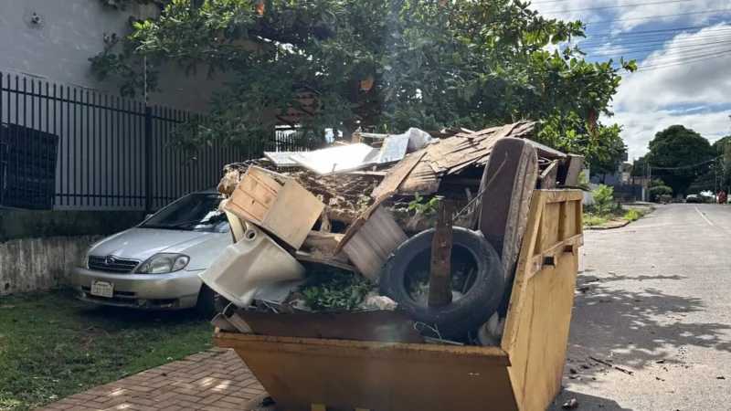 Cerca de 400 toneladas de entulhos foram recolhidas durante mutirão de limpeza e combate à dengue no bairro Morumbi