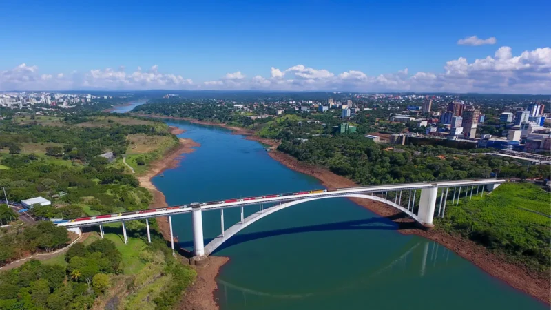 Ponte da Amizade completa 61 anos fortalecendo laços entre Brasil e Paraguai