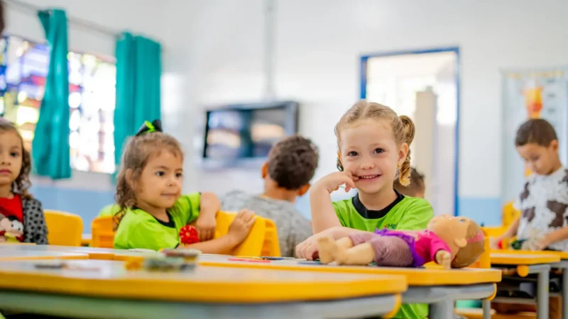 Prefeitura de Foz do Iguaçu faz repasse de recursos para APMFs e reforça a qualidade da educação