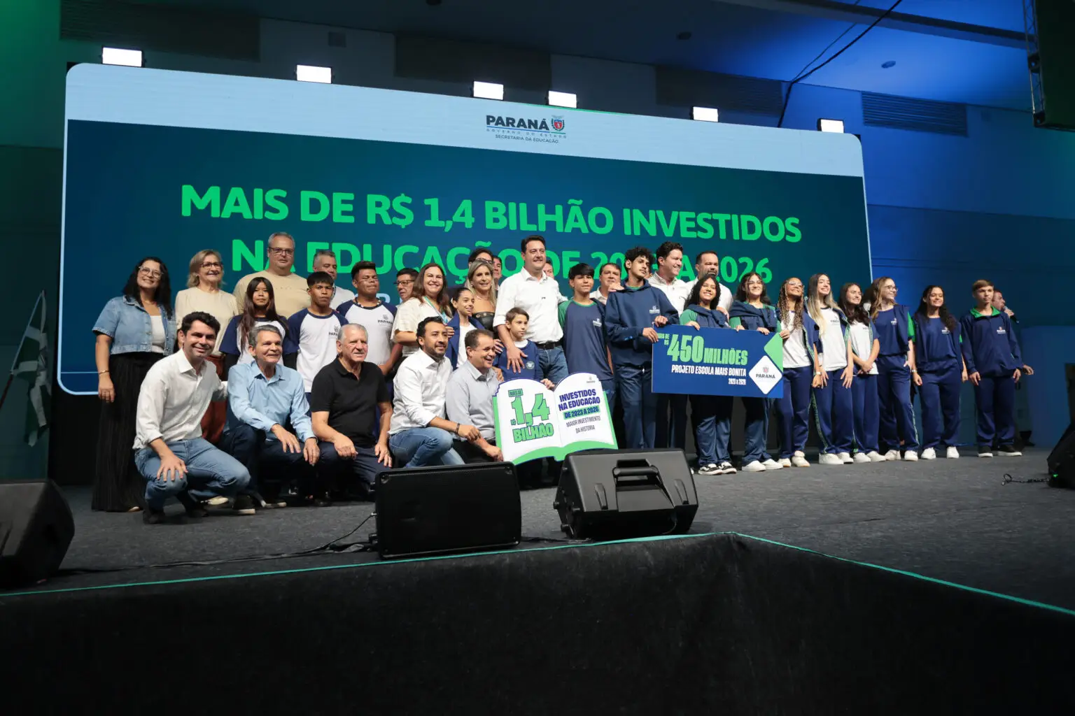 Ratinho Junior anuncia pacote de investimentos e uniformes para toda a rede estadual de educação