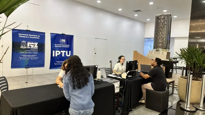Secretaria de Finanças e Orçamento faz mais de 120 atendimentos durante plantão para distribuição de carnês do IPTU 2026