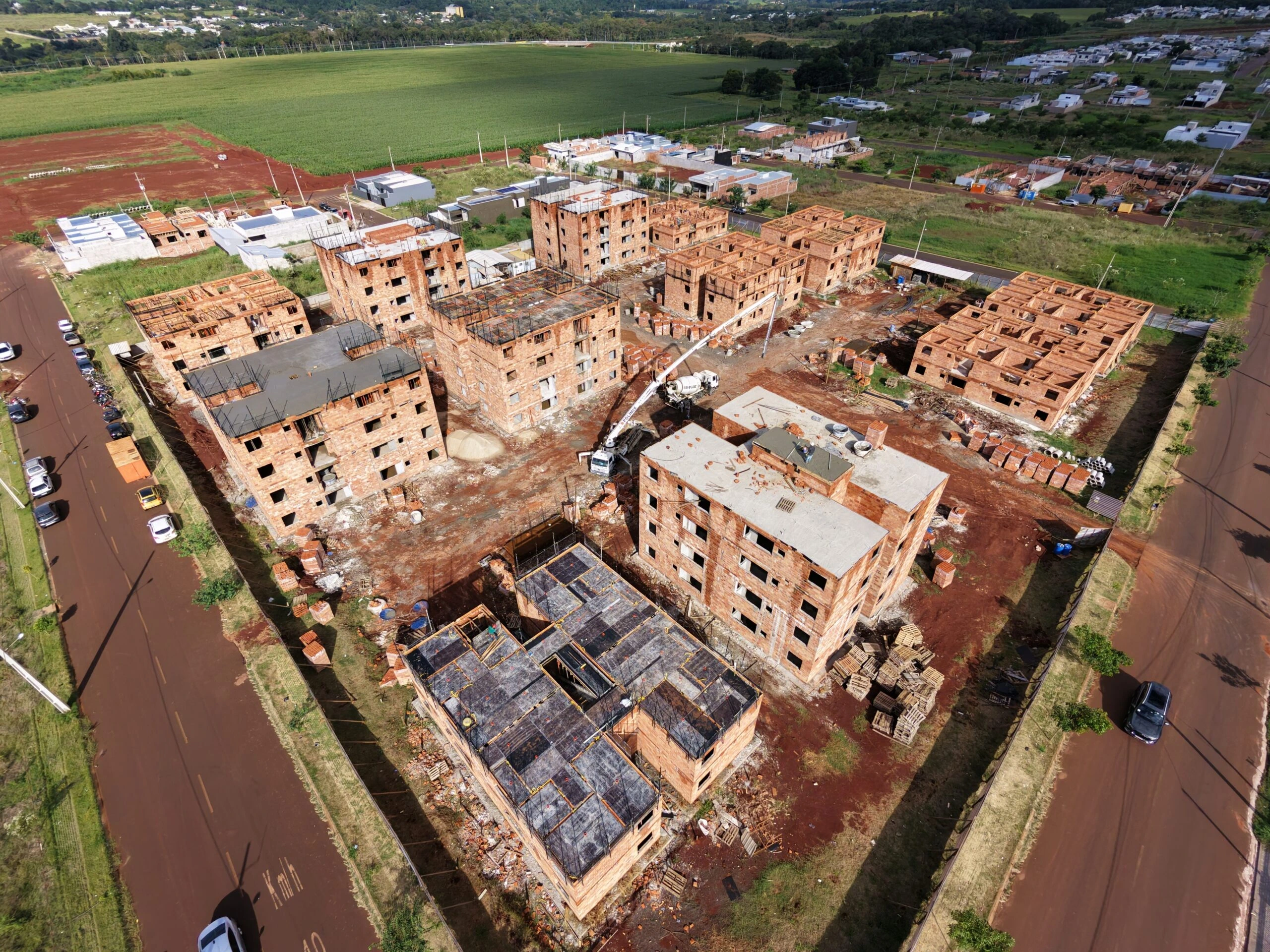 Habitação em Foz do Iguaçu: três novos condomínios em construção vão somar mais de 500 moradias no município