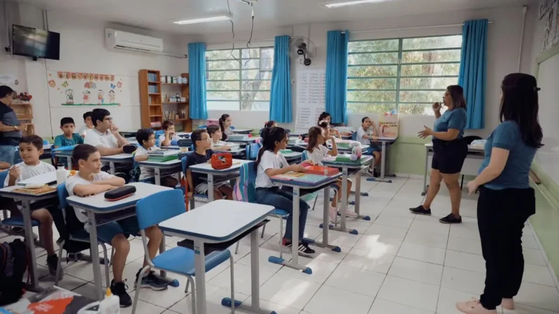 Rede municipal de ensino promove agenda de formações e reuniões pedagógicas em abril