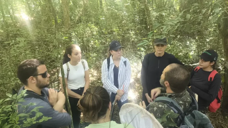 Com foco nas escolas municipais, projeto aproxima a comunidade da ciência