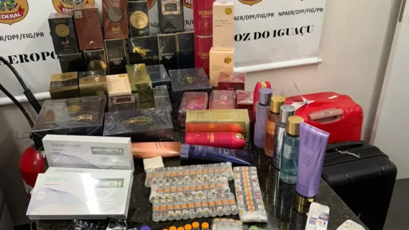 PF prende passageiro com medicamentos contrabandeados no aeroporto de Foz do Iguaçu