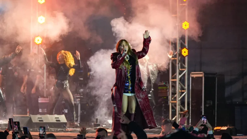 Manu Bahtidão comanda show que animou mais de 3 mil pessoas na segunda noite da 46ª Fartal