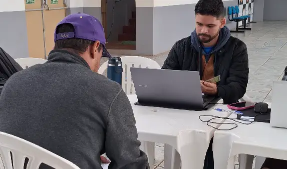 Moradores de Três Lagoas e Portal da Foz participam de mutirão de empregos
