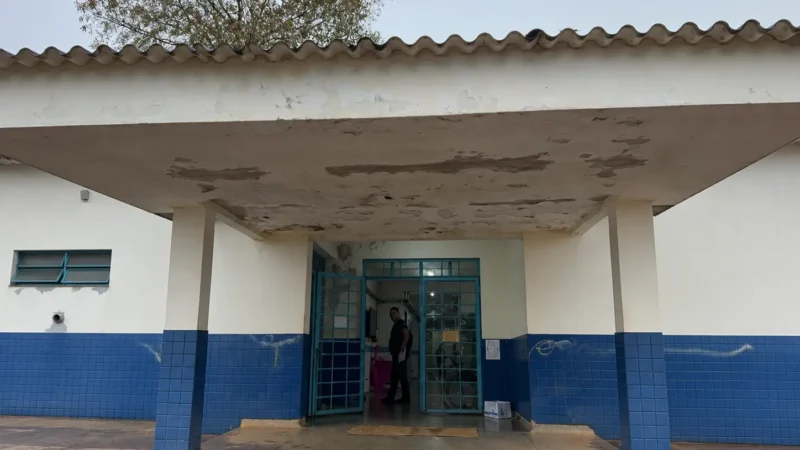 Prefeito vistoria UBS da Vila Adriana e confirma medidas emergenciais para recuperação da unidade
