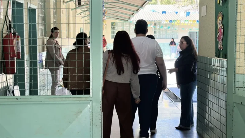 Quase 13 mil candidatos participam das provas do concurso público da Prefeitura de Foz do Iguaçu