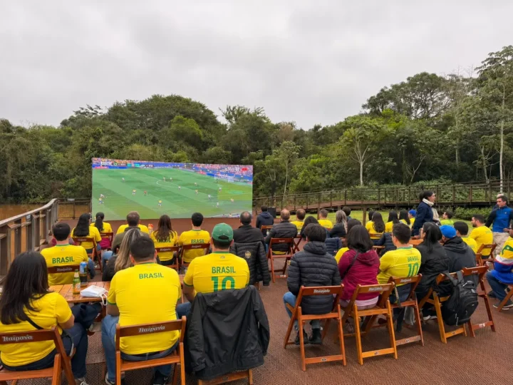 Wonder Park Foz entra no clima da Copa do Mundo e oferece entrada gratuita para moradores assistirem aos jogos decisivos no Show das Águas